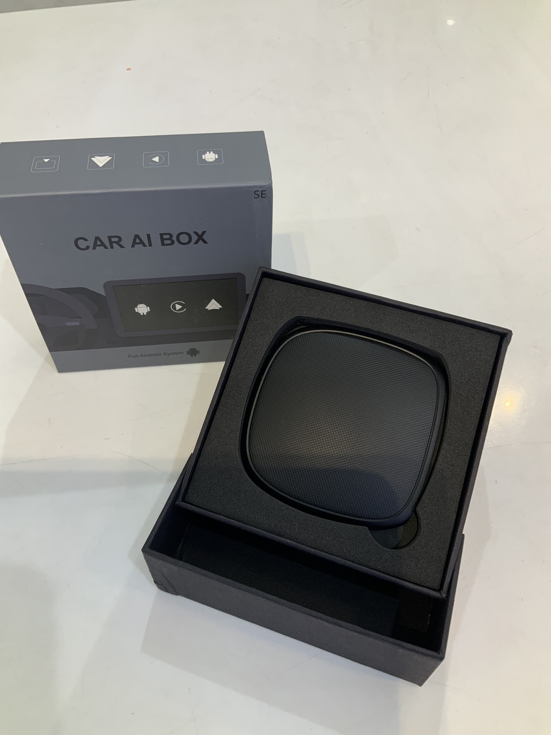 Carplay Ai Box 4G+ 64G không dây giải trí không giới hạn trên ô tô